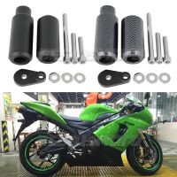 ตัวป้องกันการลื่นกรอบแถบเลื่อนรถจักรยานยนต์สีดำและคาร์บอนสำหรับ Kawasaki Ninja ZX6R ZX-6R 6R ZX636 ZX 2005 2006