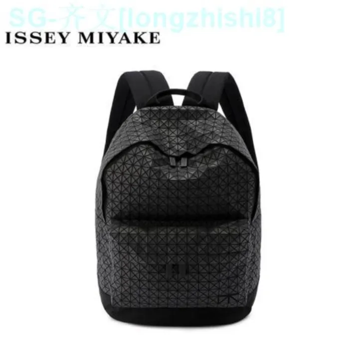 issey-miyake-issey-miyake-กระเป๋าเป้สะพายหลังกระเป๋าสะพาย-ins-กระเป๋าสะพายหลังอาวุโสที่ใส่กระเป๋าเป้สะพายหลังเพชรโจ๊กเกอร์สีดำเรขาคณิต