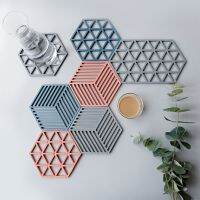 Hot Pad Stand Mug Cup Mat Heat-Insulated Bowl Placemat Desktop Eco-Friendly 1PCS Chic Silicone Coaster Hexagon