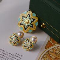 Vintage Baroque Embossed Enamel Flower Brooches Stud Earring Set Pearl Brooch Women Clothing Party Accessories Gift