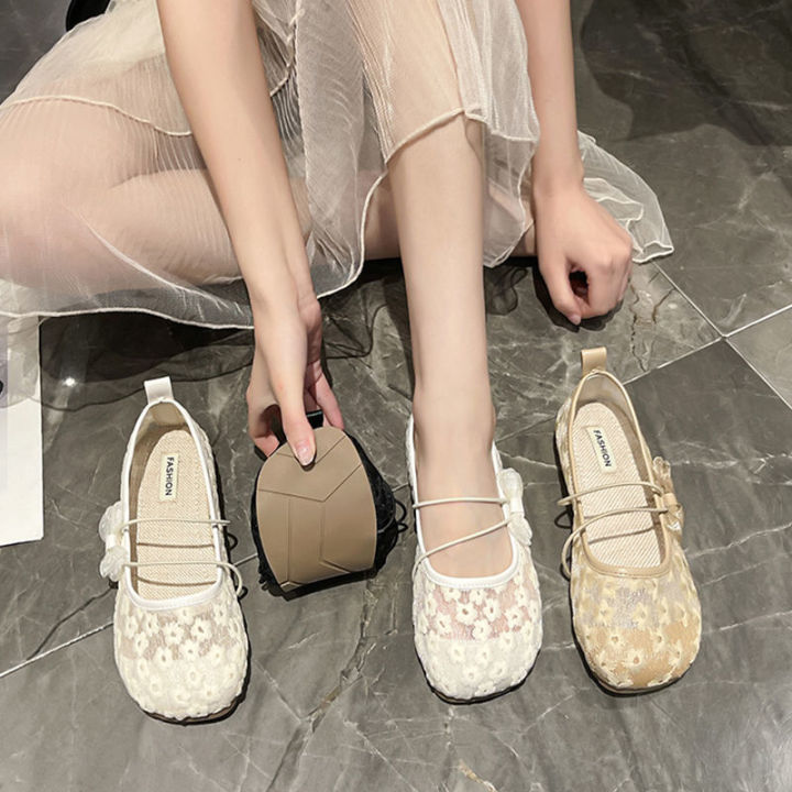 รองเท้าตาข่ายสีขาวเล็กสำหรับผู้หญิงแบบบางสำหรับฤดูร้อน-2023-ใหม่สไตล์น้ำหอมเล็กลูกไม้แบนชาวประมงรองเท้าตาข่ายกลวงพื้นนุ่มรองเท้าเดียว