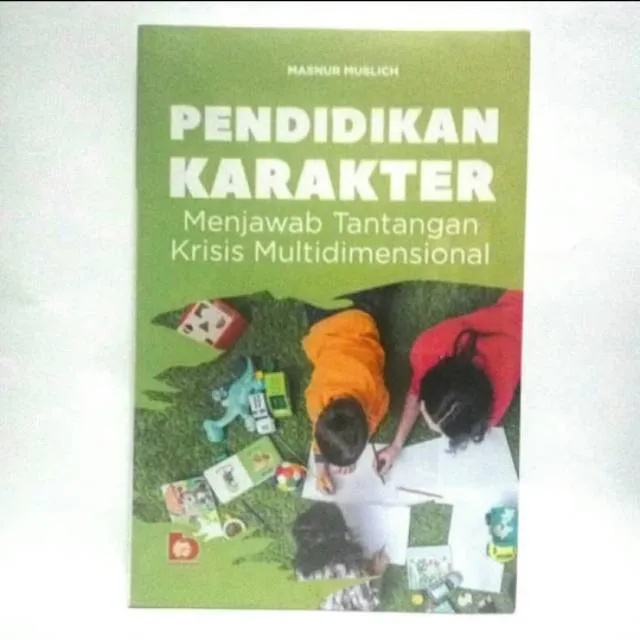 Buku Pendidikan Karakter Menjawab Tantangan Krisis MPS UGN 360 | Lazada ...