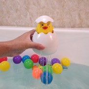 Đồ chơi trứng vịt tự nở phun nước đồ chơi nhà tắm cho bé