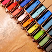 Silicone Strap For Apple Watch Band 44mm 40mm 45mm 41mm 49mm 42mm 38mm 44 45 mm bracelet iwatch series 7 se 3 4 5 6 8 Ultra band 〖WYUE〗