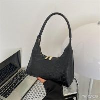 ✷ This years bag crocodile pattern small square candy color portable simple underarm chain oblique crescent moon