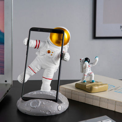 2021Creative korean style decor figure astronaut decoration ornaments home modern statues Desktop Phone holder office Crafts gift