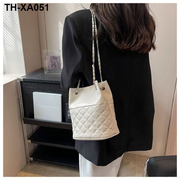 south-korea-the-2023-new-tide-fashion-ling-from-chain-bucket-bag-niche-joker-inclined-shoulder-one