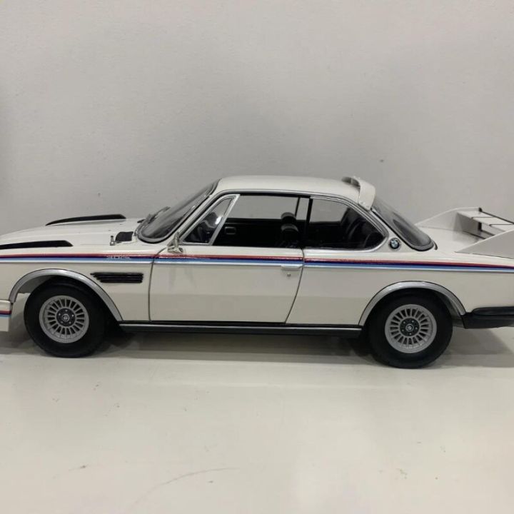1-18-bmw-3-0-csl-high-simulation-diecast-car-metal-alloy-model-car-toys-for-children-gift-collection