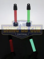 แท่งเรืองแสง ยี่ห้อ Emerson (แบบใส่ถ่าน) (Lightsticks) (EmersonGear Eletronic Glow Sticks)  ● ขนาด : ยาว 12.9cm. เส้นรอบวง 22-27cm. ● น้ำหนัก :24กรัม  ● คุณสมบัติ : 1. สินค้าเป็นแท่งเรืองแสง เเบบต้องใส่ถ่าน 2. เปิดปิดโดยการหมุนตูดเข้าออก (กรณีเปิดให้หมุนต