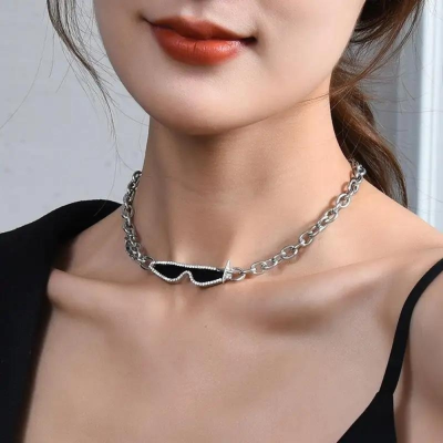Stylish Necklace Clavicle Chain Necklace Titanium Steel Necklace Sweet Cool Sunglasses Necklace Female Necklace