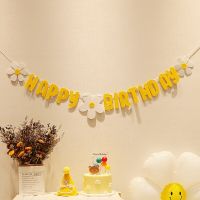 Ins Non Woven Daisy Happy Birthday Banner White Flower Garland Yellow Bunting Flag Hanging Photo Pennant Decoration Baby Shower Banners Streamers Conf