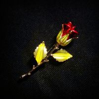 1 Pcs Exquisite Three-dimensional Red Rose High-end Brooch Chic Accessories Corsage Ladies Birthday Valentines Day Gift