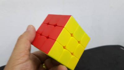 ลูกบิด รูบิคผึกสมอง ทรงลูกบาศก์ 3x3x3 ฝึกสมอง เพิ่มไอคิว ลื่น ทน  (DianSheng White Rubiks Cube Magic Square 3 Layers) ขนาด 5.6 cm