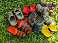 KiKI Shoes - รองเท้าผู้ชายแบบสวม แตะหัวโต เปิดส้น สไตล์ Crocs เน้นแบบถูกๆ รองเท้าผู้ชายสไตล์แบบใส่ง่ายๆ เดินสบายๆ พื้นหนึบๆ ใช้งานได้ทุกโอกาส