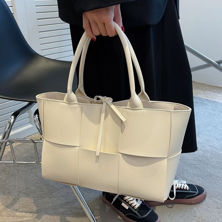 net-new-female-red-envelope-bag-2022-spring-tide-western-style-single-shoulder-bag-handbag-high-capacity-joker-hand-held-tote-bags