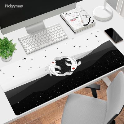 ปลาญี่ปุ่น Art Mouse Pad อุปกรณ์เกมแผ่นรองเมาส์ขนาดใหญ่ แผ่นรองโต๊ะเกม Koi Table Carpet Xxl แผ่นรองเมาส์สีดำ 900x400 สำหรับสำนักงาน