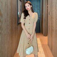 Fast Shipping READYSTOCK A Line French square-neck retro dresses women Mid-length slim plaid dress Bubble Sleeve Old School Fashion 格子A字裙