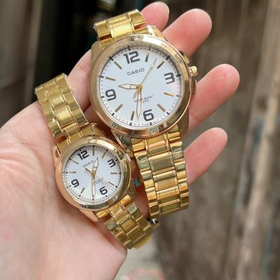Watchhiend [ซื้อ1แถม1] นาฬิกาคาสิโอ้คู่รัก สายเลทตัดสายได้ ขนาด 32,40 มม. สวมใส่แล้วดูหรูหรา พร้อมกล่องหนังคาสิโอ้ มีของพร้อมส่ง