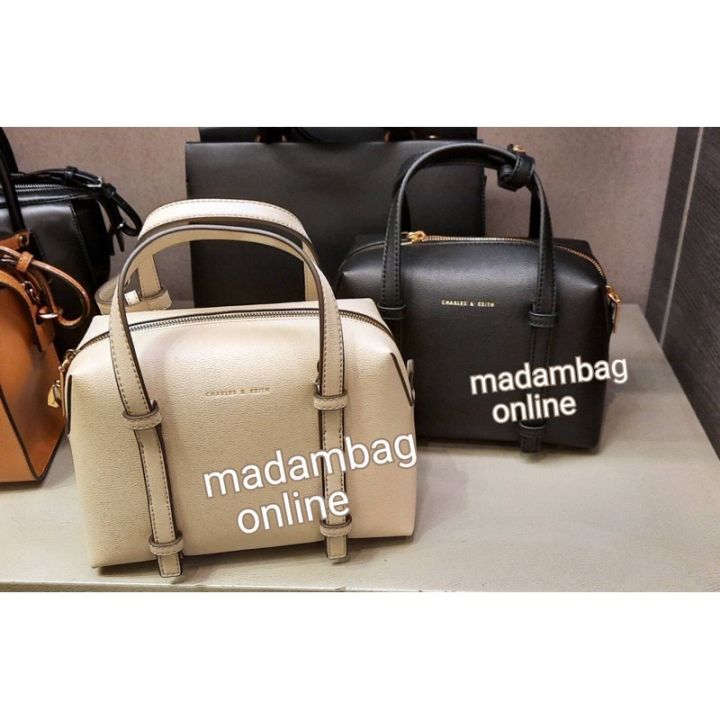 charles-keith-structured-handbag-แท้-จากช็อป
