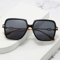 【lz】❅✚  Óculos de sol femininos decorativos European and American Fashion Square Sunglasses Novo