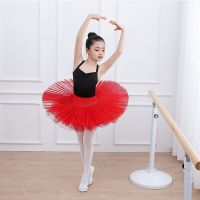 บัลเล่ต์มืออาชีพ Tutus Tulle สีดำสีขาวสำหรับเด็กผู้หญิงกระโปรงบัลเล่ต์ครึ่งนิ้วสำหรับฝึกแพนเค้กจานทรงกระโปรงพร้อมกางเกงใน