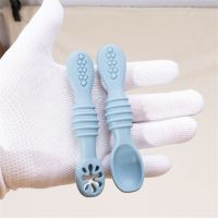 2Pcs/Set Baby Spoon Silicone Teether Toy Learning Feeding Scoop Training Utensils Newborn Tableware Infant Learning Spoons Bowl Fork Spoon Sets