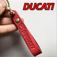 Suitable for DUCATI Motorcycle Leather Keychain Scrambler800 1199 1299 899 V2 Monster696 821 797 659 Panigale V4 Diavel1260 StreetFighter 848 1098 Scrambler800 supersport Hypermotard 950 Multistrada 1200 cowhide key pendant v1