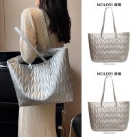 Summer summer large-capacity commuting high-level silver tote bag womens 2023 new daily work shoulder bag 【BYUE】