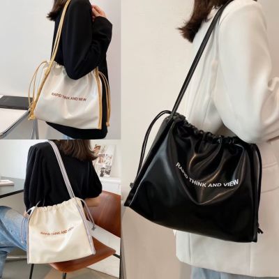 ++พร้อมส่ง++ กระเป๋า Tote bag  minimal style หนัง PU