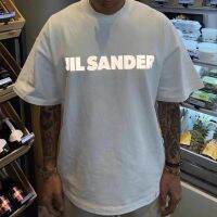 Jil Sander เสื้อยืดแขนสั้นสำหรับผู้ชายและผู้หญิง,เสื้อยืด Logo Huruf สะท้อนแสงคุณภาพ A1ฤดูร้อน290ทรงหลวม! มืออาชีพ