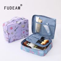 FUDEAM กระเป๋าเก็บของอเนกประสงค์สำหรับผู้หญิงอุปกรณ์อาบน้ำกลางแจ้งจัดระเบียบ Tas Kosmetik กันน้ำแบบพกพาเคสแต่งหน้าเดินทางของผู้หญิง