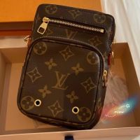 M.IEW LV utility phone pocket กระเป๋าใส่มือถือ กระเป๋าสะพาย