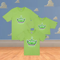 Disney Toy Story Green Man Family Men Women Crop &amp; Kids T-Shirt -เสื้อยืดครอบครัวดิสนีย์ ทอย สตอรี่ เอเลี่ยน ผู้ชาย ครอปผู้หญิงและเด็ก สินค้าลิขสิทธ์แท้100% characters studio