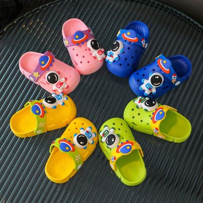 Children in baotou cool slippers boy girl summer indoor child baby antiskid children 2 years 1 hole hole shoes