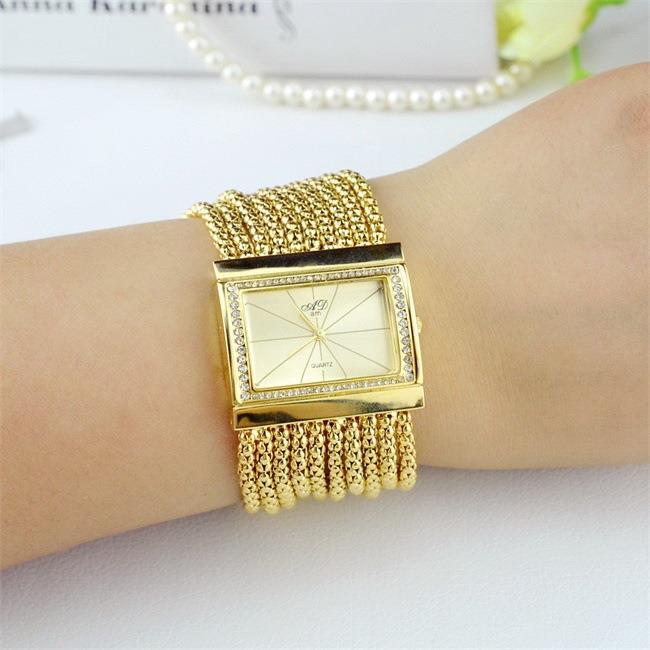 speed-sell-pass-hot-new-lady-fashion-fashion-table-square-quartz-lady-bracelet-with-diamond-watch-wholesale