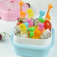 Animal Farm Fruit Fork Mini Cartoon Children Snack Cake Dessert Food Fruit Pick Toothpick Bento Lunches Party Decor Random Color