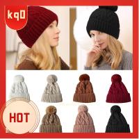 KQ0 หนาขึ้น หมวกถักนิตติ้ง สีทึบทึบ กันลม หมวกขนสัตว์ขนสัตว์ ลำลองแบบสบายๆ ตัวป้องกันหู หมวกบีนนี่ สำหรับผู้หญิง