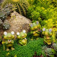 Resin Frog Lamp Cute Decor Lamp With Solar Figurine LED Night Light For Children Bedroom Desk Party Decoration Gift