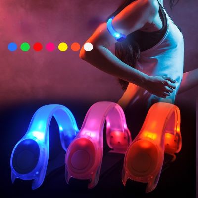 ：“{—— LED Light Up Armband Adjustable Wearable Running Arm Belt Glow The Dark For Running Walking Cycling Concert Roller Skates Light