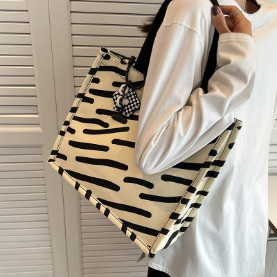 High-Grade Large Capacity Bag For Women 2023 New Fashion Korean Style Commuter Womens Bag Student Class Shoulder Tote Bag