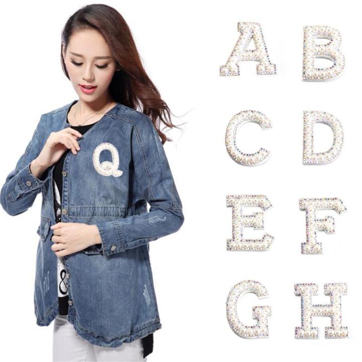 okdeals-แผ่นปะแผ่นเย็บปะสำหรับเสื้อผ้า-a-z-ตัวอักษรแผ่นปะด้วยมุกป้ายปักกระเป๋าทรงหมวกผ้าเครื่องแต่งกายตัวอักษรพลอยเทียม