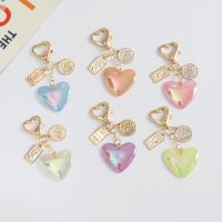 Fashion Girls Shiny Gold Color Heart Alloy Buckle Jewelry Round Coin Pendant Keychain Lover Retro Beauty Portrait Trinket Charms