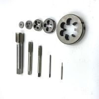 1Set 5 / 8-24 5/8 24 เมตริก HSS Right Hand Tap Die Threading สําหรับเครื่องมือการตัดเฉือนมาตรฐานสูงใช้งานง่ายและง่ายต่อการจัดการ