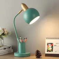 โคมไฟตั้งโต๊ะ LED ที่ใส่ปากกา Creative Nordic Iron ห้องนอน Eye Protection ไฟอ่านหนังสือ Simple Living Room Home Decor