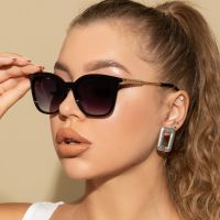 【LZ】✽❇  UVLAIK New Metal Hollow Sunglasses Women Oversized Shades Sun Glasses Men Trend Retro Vintage Glasses UV400 Sun Protection 21130