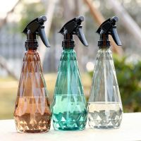 ✓ Pouring Water Pot Garden Watering Can Pot Spray Bottle Mister Hand Pressure Hairdressing Sprinkler 600ml