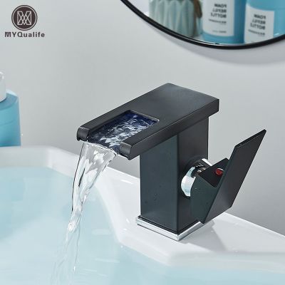Gratis Ongkir อ่างล้างหน้าน้ำตก LED สีดำก๊อกน้ำยึดแท่นเครื่องผสมน้ำร้อนเย็นก๊อกสามเปลี่ยนสีได้โดยการไหลของน้ำ