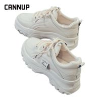 CANNUP รองเท้าผ้าใบ เสริมส้น 5 ซม. สีขาว แฟชั่นสำหรับผู้หญิง รองเท้าผ้าใบ  FS047951