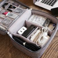 【traveler】กระเป๋าเดินทางแบบพกพาดิจิตอล USB G Adget ออแกไนเซอร์ชาร์จสายเครื่องสำอางซิปที่เก็บกระเป๋าชุดอุปกรณ์เสริมกรณี