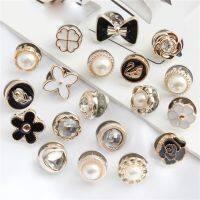 【CW】 2PCs Rhinestone Snaps Fastener Buttons Clothing Detachable Brooch Buckle Twist No Seam